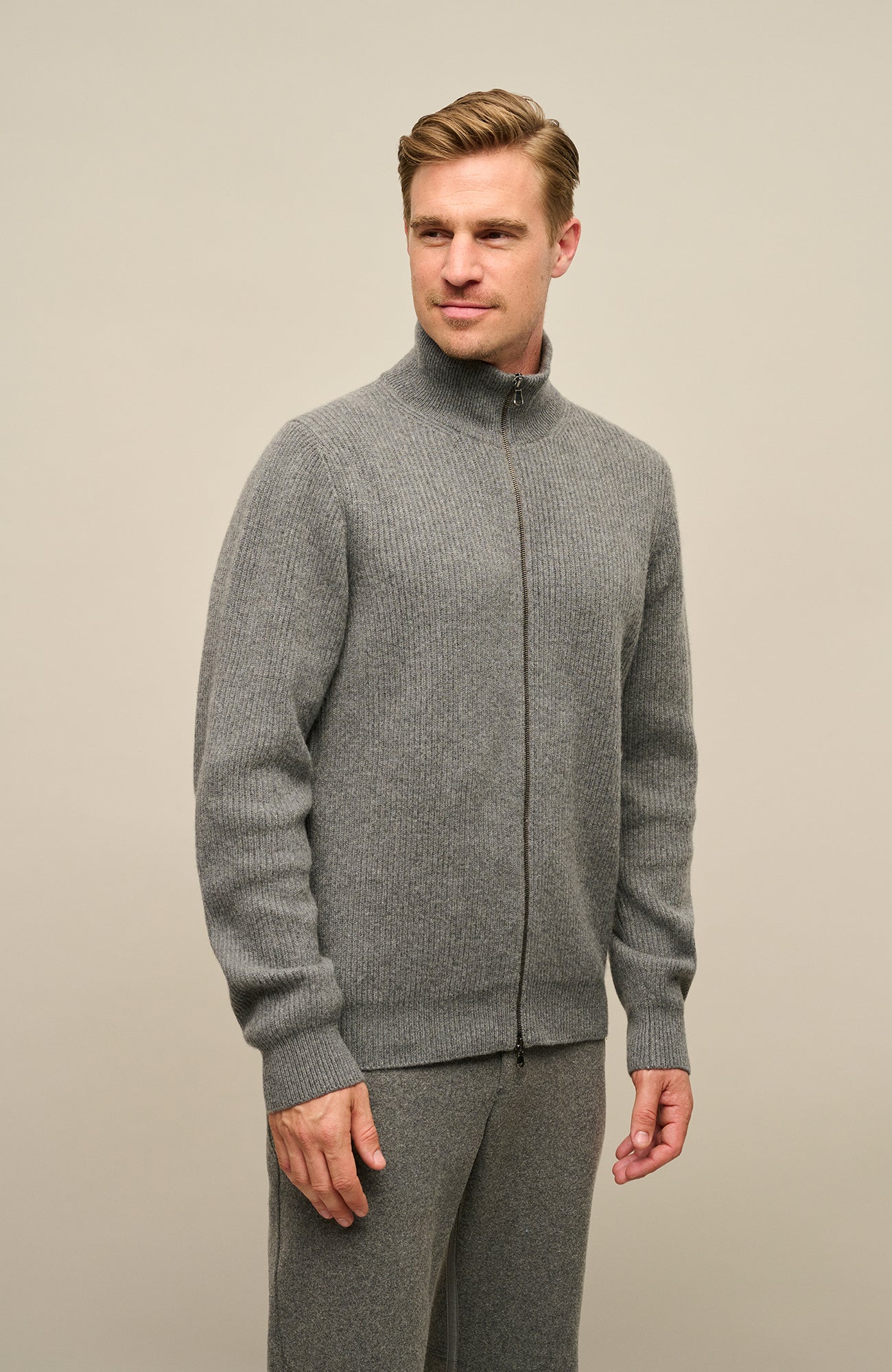 Men's Cardigan made of 100% Cashmere – Luxurious and Comfortable