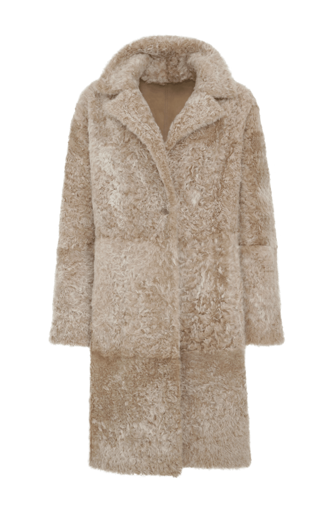 Damen Lammfellmantel Modell 733393 Johanna LL in sesame, Vorderansicht Fellseite, gerade Passform, wendbar mit Glattleder außen und lockigem Fell innen, Reverskragen