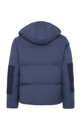 Frauenschuh Herren-Skijacke mit Daunenfüllung, Modell 724717 Teddy-LIN, Farbe Alaskablue – Rueckansichtder luxuriösen Winterjacke aus Light Italian Nylon mit Loden-Details.