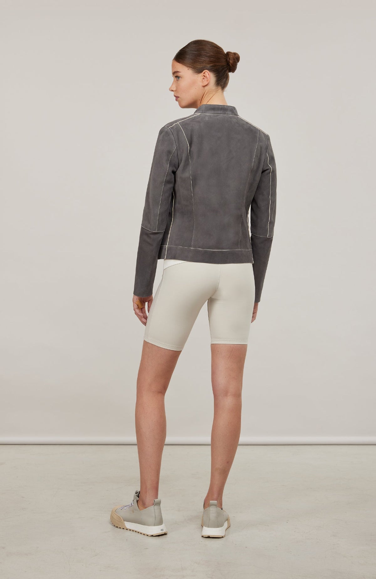 Damen Lederjacke Emma-EL Grau, Rueckansicht Modelbild