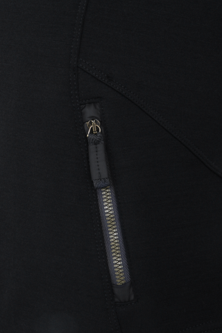 Sportjacke aus Wool Powerstretch in der Farbe Blackt (Modell 562624_Jana-PSW), Detailansicht – figurbetonte Passform, durchgehender Reißverschluss und hoher Kragen