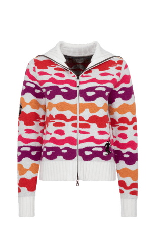 Strickjacke Delilah ME Modell 702544 in Poppy, Vorderansicht, mit farbintensivem Bergmotiv aus Merinowolle, legere Passform und hoher Stehkragen
