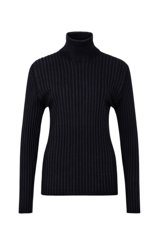 Soft knitted cashmere sweater from Frauenschuh from Austria that combines luxury and comfort, available in a limited edition